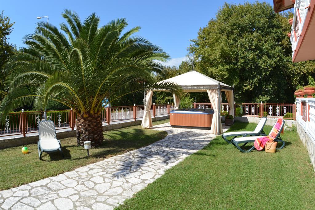 Petros Italos Neos Marmaras Exterior photo